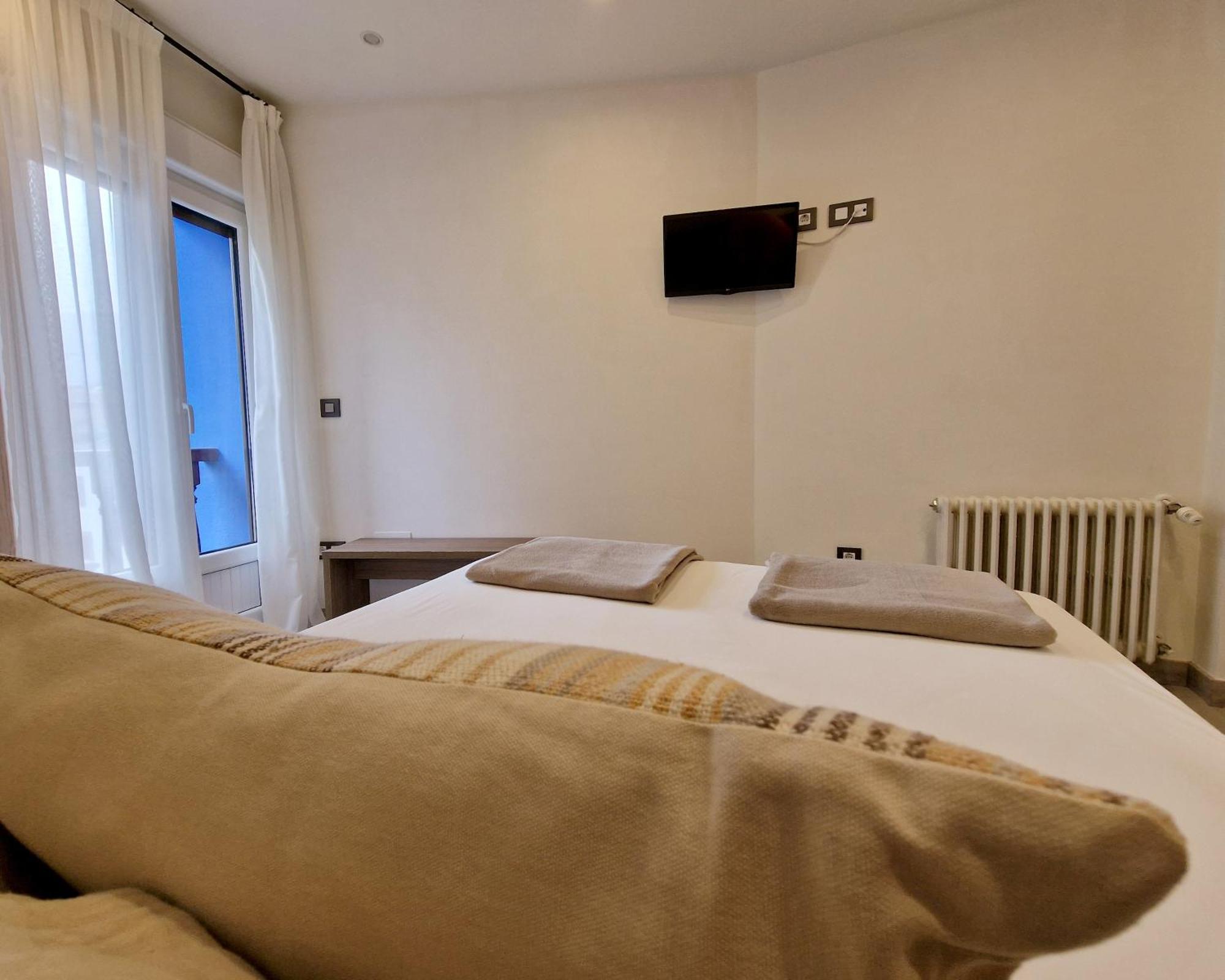 Hostal Remona Espinama Eksteriør bilde